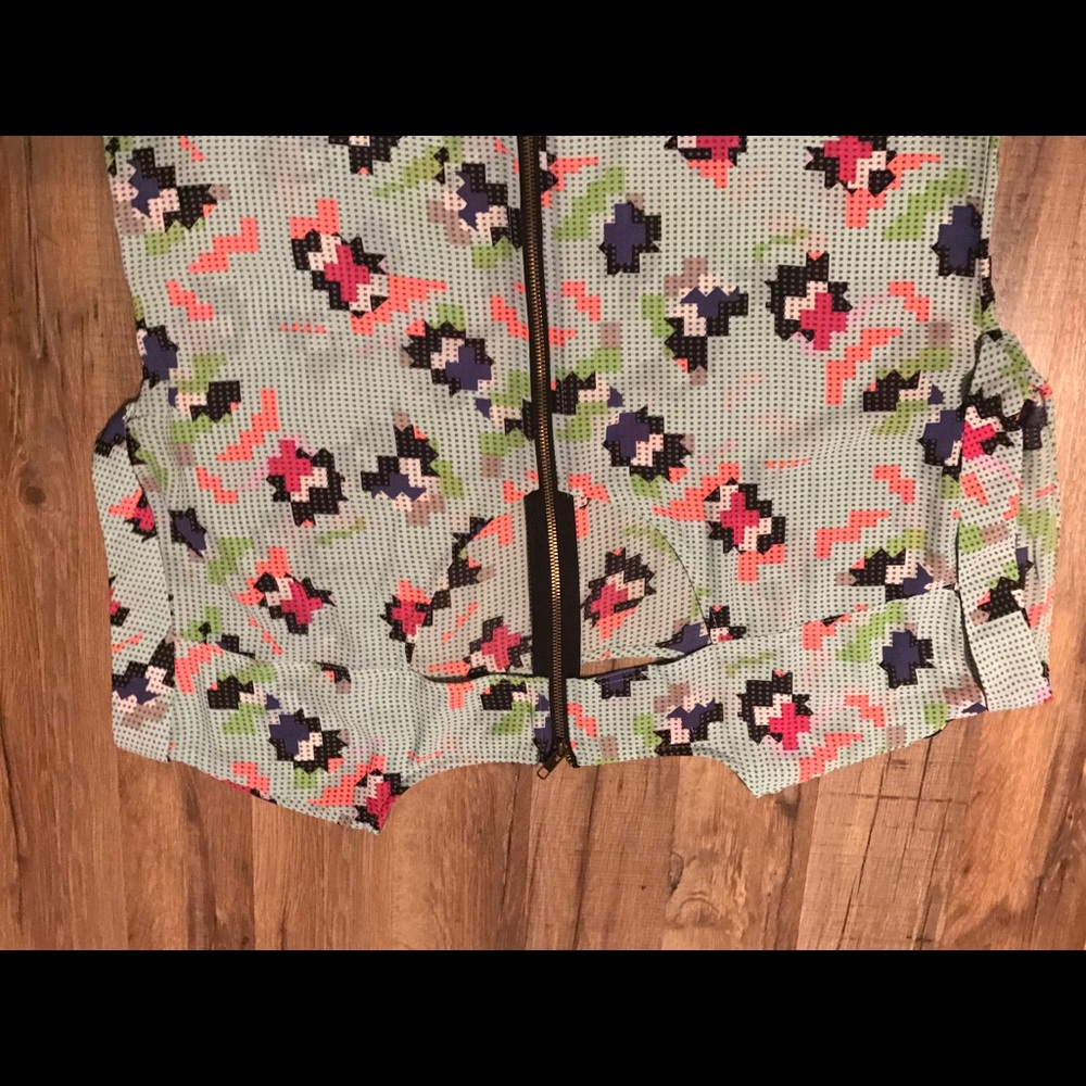 Colorful blouse - Picture 2 of 3